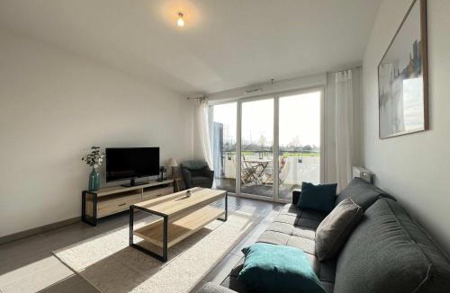 Frouzins Apartment | Appartement 4p bords de Lac