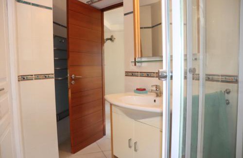 Vailhauques Apartment | Appartement 50 m2 avec parking gratuit sur place