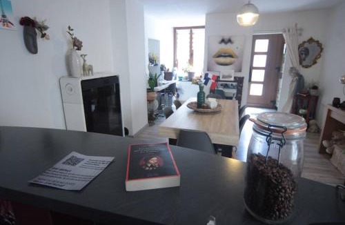 Vic-sur-Seille Apartment | Appartement 90 m2