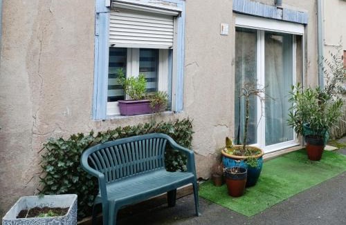Vic-sur-Seille Apartment | Appartement 90 m2