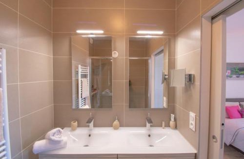 Ile de Nantes Palais des Congres Apartment | Appartement 90m2-Roof Top privé 100m2-Parking privé-Clim mobile