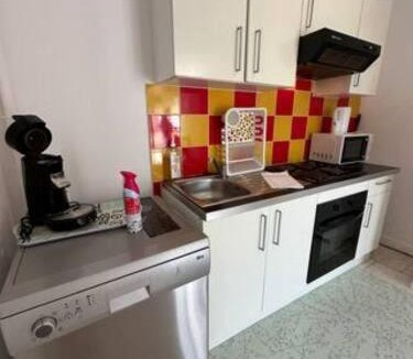 Saint-Cyr-sur-Loire Apartment | Appartement avec terrasse au centre de St Cyr