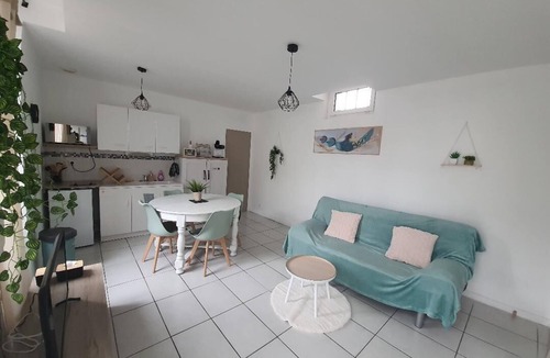 Anneyron Apartment | Appartement ABJ