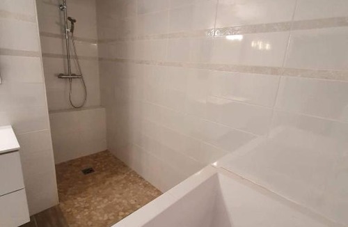 Flaviac Apartment | Appartement ardeche vallée de l'ouvèze SANS extérieur mais à proximité de parcs