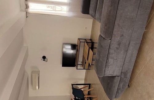 Plaissan Apartment | Appartement Atypique Avec Parking Gratuit Proche