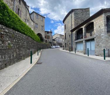 Largentiere Apartment | Appartement atypique