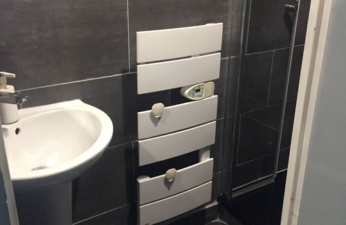 Sainte Marie - Saint Leon Apartment | Appartement au 1er Etage Proche des Commerces et Transports