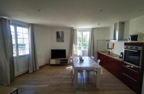 Chatellerault Apartment | Appartement au bord de la Vienne