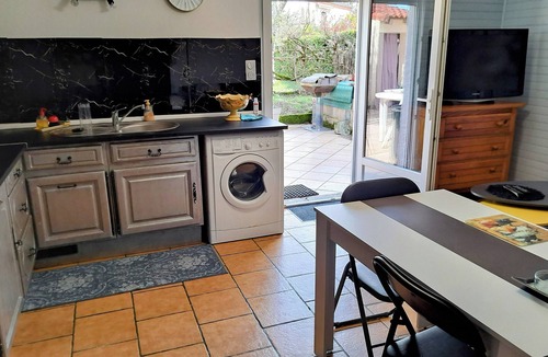 Albi Apartment | Appartement au Calme Avec Grande Terrasse Animaux de Compagnie Acceptes