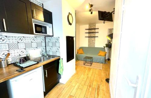 Les Puces de Saint-Ouen Apartment | Appartement au calme