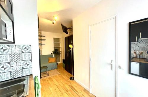 Les Puces de Saint-Ouen Apartment | Appartement au calme