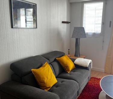 Saumur Apartment | Appartement au coeur de Saumur - Chambre climatisée