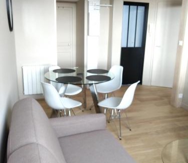 Saint-Briac-sur-Mer Apartment | Appartement au centre de Saint Briac