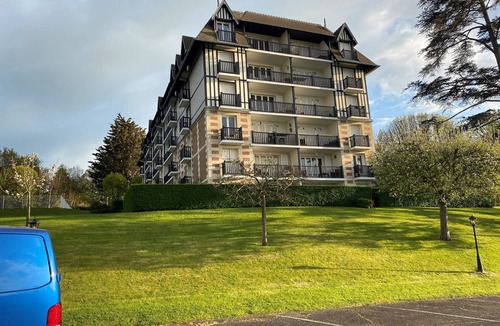 Villers-sur-Mer Apartment | Appartement au Calme à Deux pas de la Plage