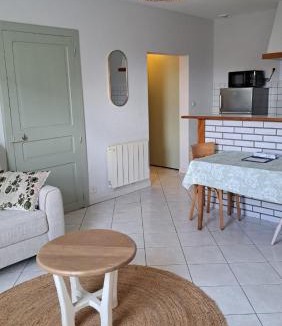 Pouance Apartment | Appartement au pied de l étang