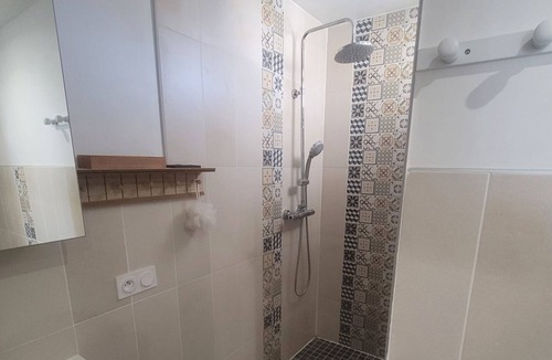 Vierzon Apartment | Appartement au Rez de Chaussée Dune Maison Familiale Dans un Quartier Calme