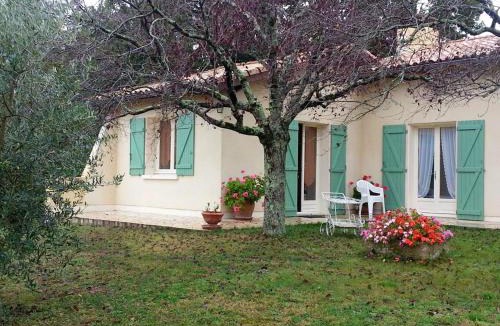 Montpezat-de-Quercy Apartment | Appartement avec piscine à Montpezat-de-Quercy 40 m²