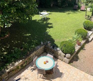 Nerac Apartment | Appartement avec accès piscine et jardin dans hôtel particulier