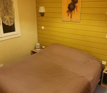 Bielle Apartment | Appartement avec balcon et vue sur les montagnes