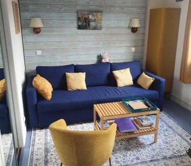 Bielle Apartment | Appartement avec balcon et vue sur les montagnes