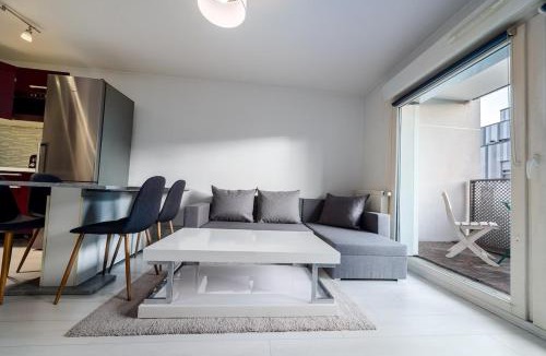 Pantin Apartment | Appartement avec chambre HomeCinema - Parking&Terrase proche Paris