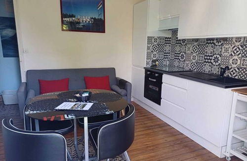 Dieppe Apartment | Appartement Avec Cuisine A 250m de la Plage de Puys et 5mn de Dieppe