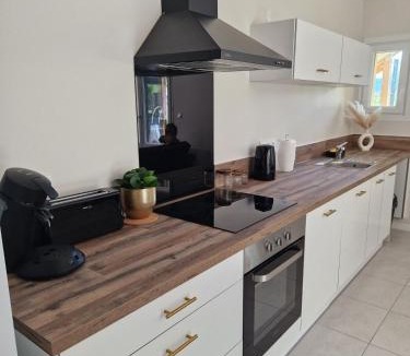 Velanne Apartment | Appartement avec extérieur pour 3 à 4 personnes