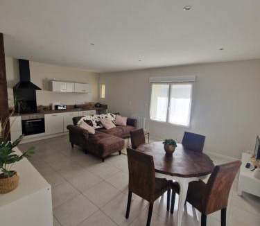 Velanne Apartment | Appartement avec extérieur pour 3 à 4 personnes