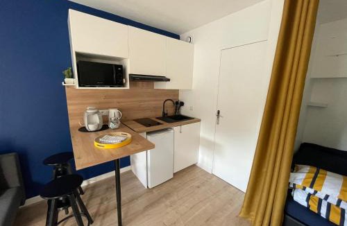 La Roche-Bernard Apartment | Appartement avec balcon et vue sur port - wifi privé - au dessus du Restaurant le Yackams