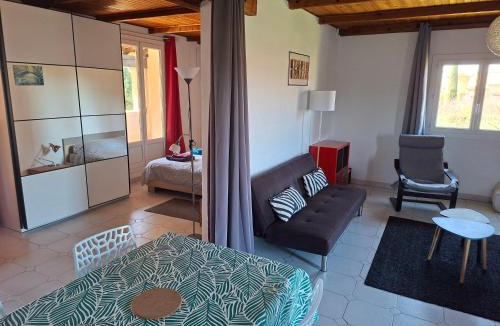 Uzes Apartment | Appartement avec grand jardin et parking, Uzès