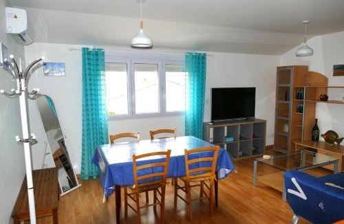 Meze Apartment | Appartement avec jardin et parking privatif clos