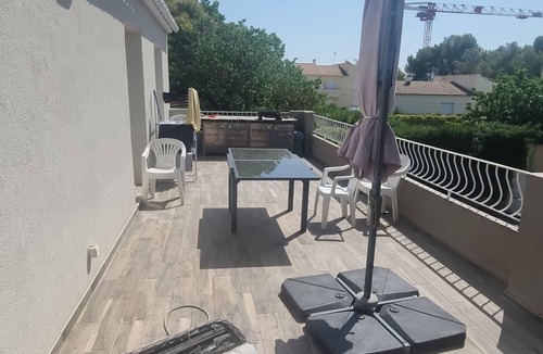 Le Cres Apartment | Appartement Avec Jardin et Piscine
