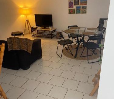 Salernes Apartment | Appartement avec jardin