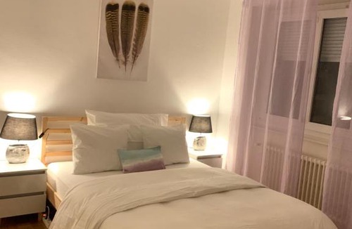 Ecublens Apartment | Appartement avec Netflix - proche de Renens Gare