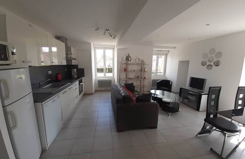 Ravieres Apartment | Appartement Avec Piscine à Partager