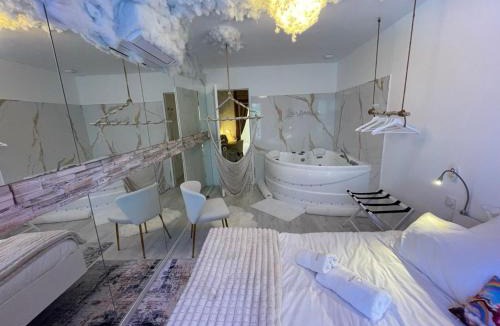 Vierzon Apartment | Appartement avec spa et sauna, centre historique Vierzon - FR-1-586-49