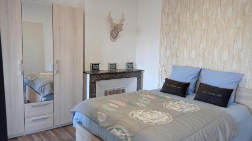 Auch Apartment | Appartement avec vue et loggia