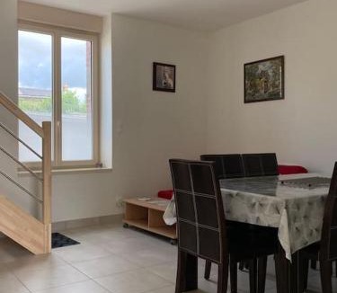 Saint-Malon-sur-Mel Apartment | Appartement Broceliande