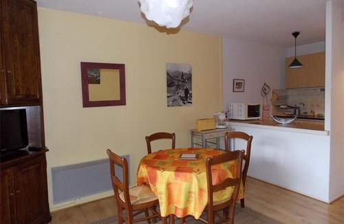 Bagneres-de-Luchon Apartment | Appartement Bagnères-de-Luchon, 3 pièces, 4 personnes - FR-1-313-128