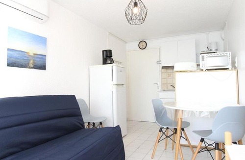 Balaruc-les-Bains Apartment | Appartement Balaruc-les-Bains, 2 pièces, 2 personnes - FR-1-553-73