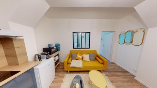 Anatole France Danton Apartment | Appartement Bastion 1erG
