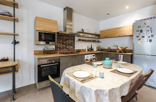 Liberation Apartment | Appartement Briquette - Welkeys