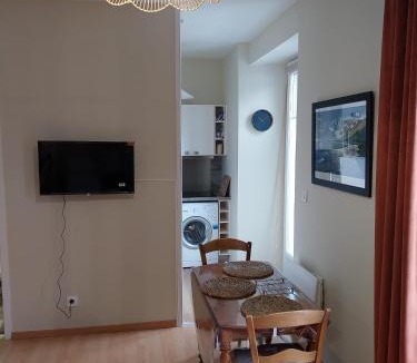 Bagneres-de-Bigorre Apartment | Appartement cocooning avec balcon à deux pas des thermes