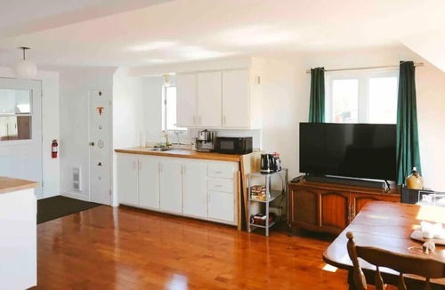 Isle aux Coudres Apartment | Appartement Insulaire Avec vue sur le Fleuve !