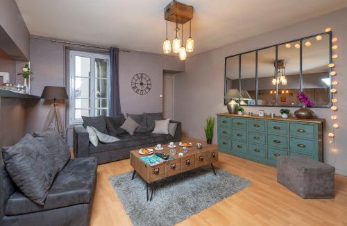 Downtown Angers Apartment | Appartement calme et cosy, Place du Ralliement