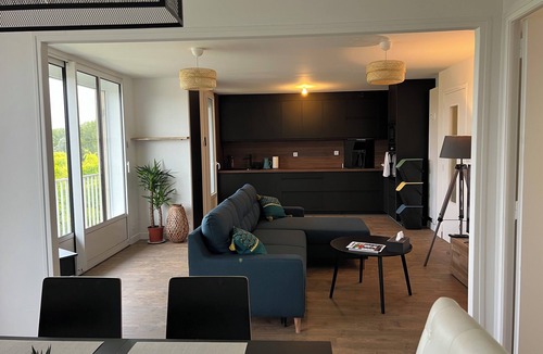Pontorson Apartment | Appartement Calme et Ensoleillé Refait à Neuf, à 7 km du Mont Saint-michel