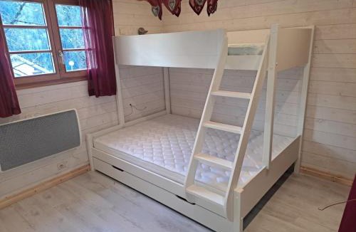 Aillon-le-Jerune Apartment | Appartement calme dans chalet