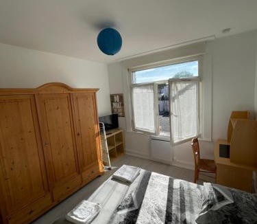 Mons-en-Baroeul Apartment | Appartement calme et lumineux - parking gratuit a 200m - Métro à 5mn