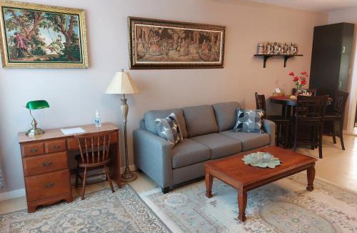 Longueuil Apartment | Appartement Cartier2 Free parking Backyard