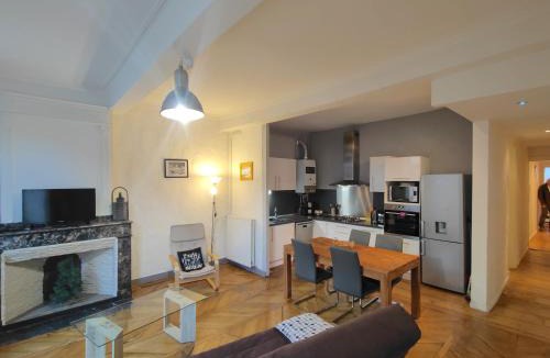Bagneres-de-Bigorre Apartment | Appartement centre-ville pour séjour et cure